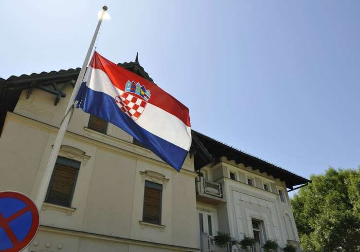 Hrvaški diplomat v Ljubljani je šahovskemu funkcionarju grozil s poznanstvom s Plenkovićem
