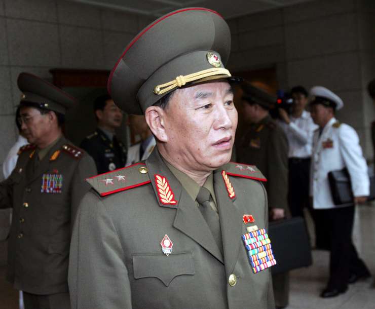 Južnokorejski poslanci bi kar na ulici obesili severnokorejskega generala, ki prihaja na zaključek OI