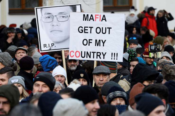 Slovaki so pretreseni ob umoru novinarja in njegovega dekleta: Mafija, ven iz moje države!