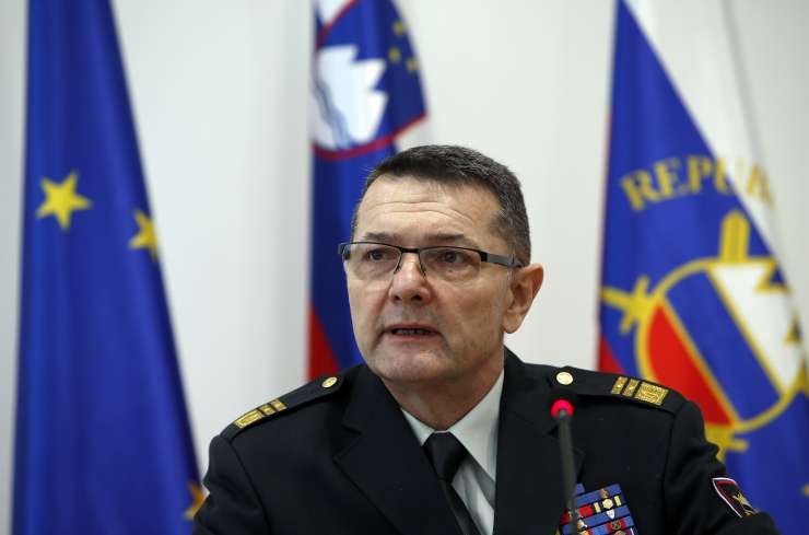 Geder: Slovenski vojski za normalno delovanje manjka 1238 ljudi; vpoklicali bomo rezerviste