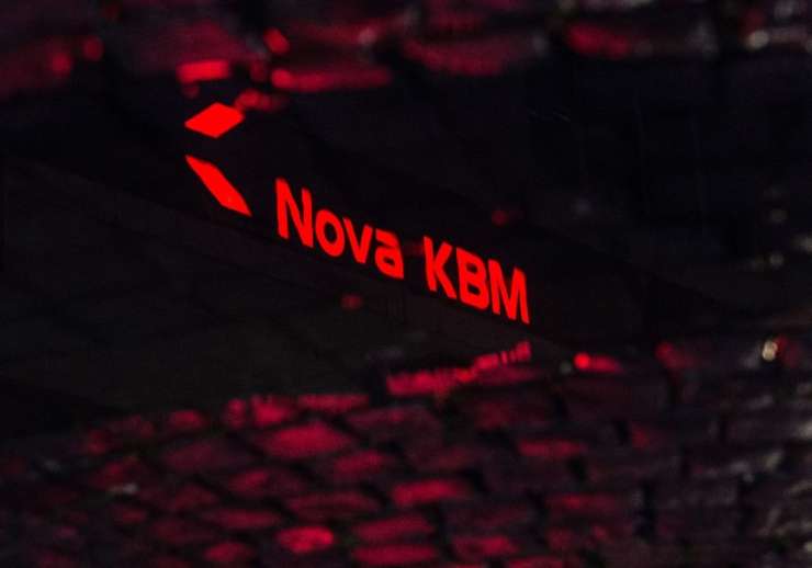 Bančnikom iz propadlih bank so sodišča pogledala skozi prste