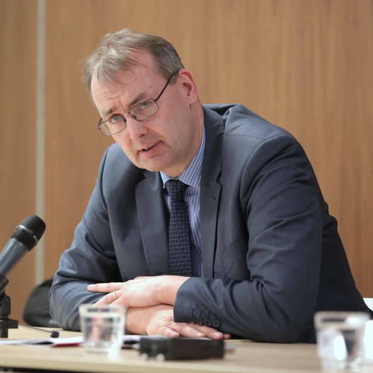 Vlada za člana Evropskega računskega sodišča predlaga Petroviča