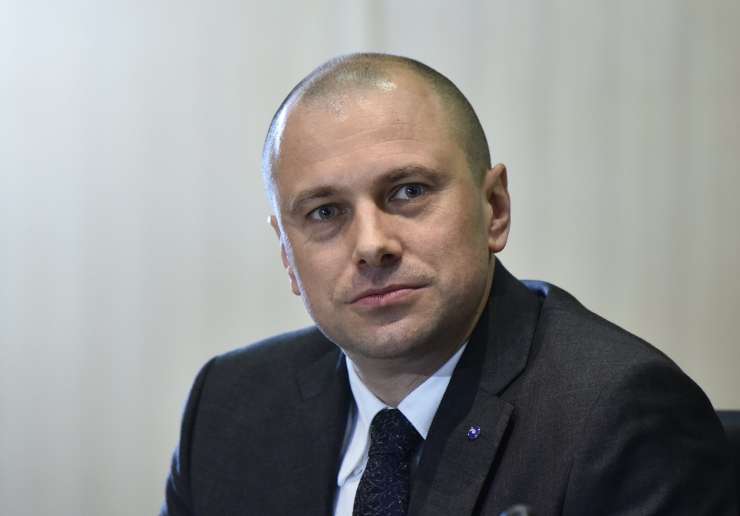Šef NLB Brodnjak: Nekatere poteze politikov mejijo na absurd