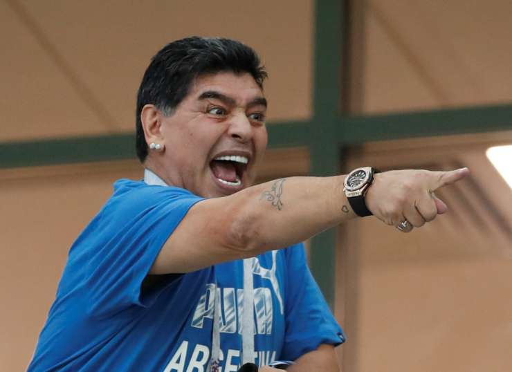 Maradona kot selektor Argentine? Takoj in brezplačno, se ponuja mož.