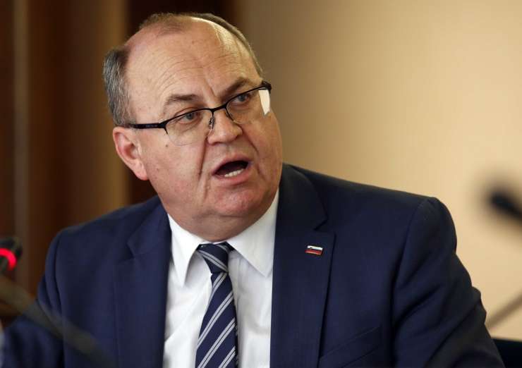Normalno je, da opozicija želi zrušiti oblast, a za to potrebuješ vsebinske alternative