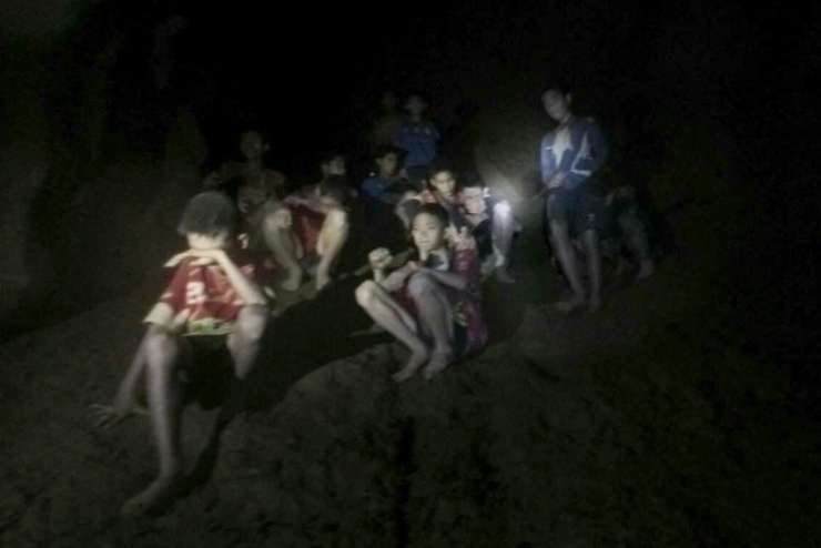Tajskih dečkov morda še več mesecev ne bodo mogli rešiti iz jame