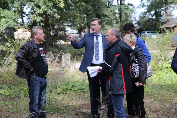 Trk civilizacij v Kočevju: Romi proti robotom