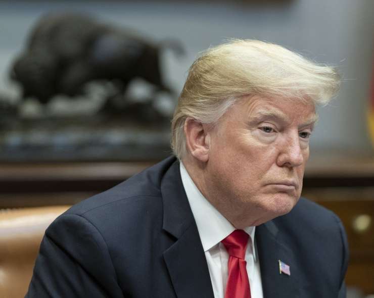 Trump začenja obisk na Otoku, z Meghan se ne bo srečal
