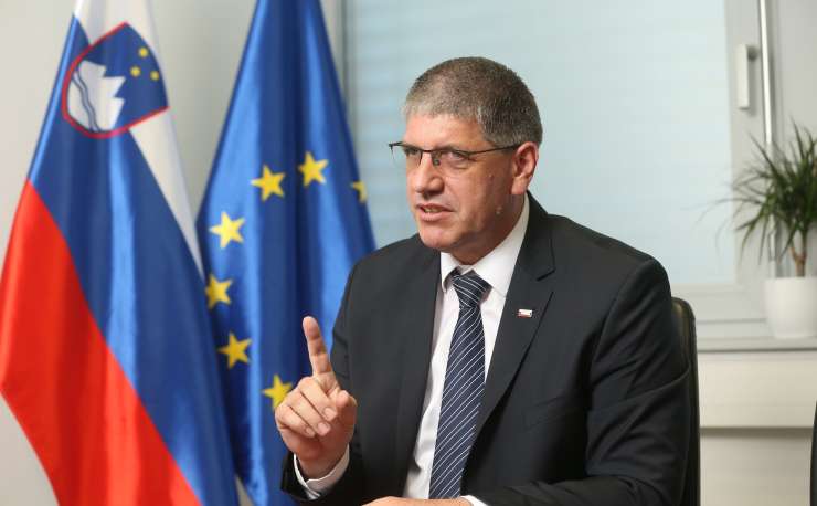 Poklukar protestiral zaradi ponovnega podaljšanja nadzora na meji z Avstrijo