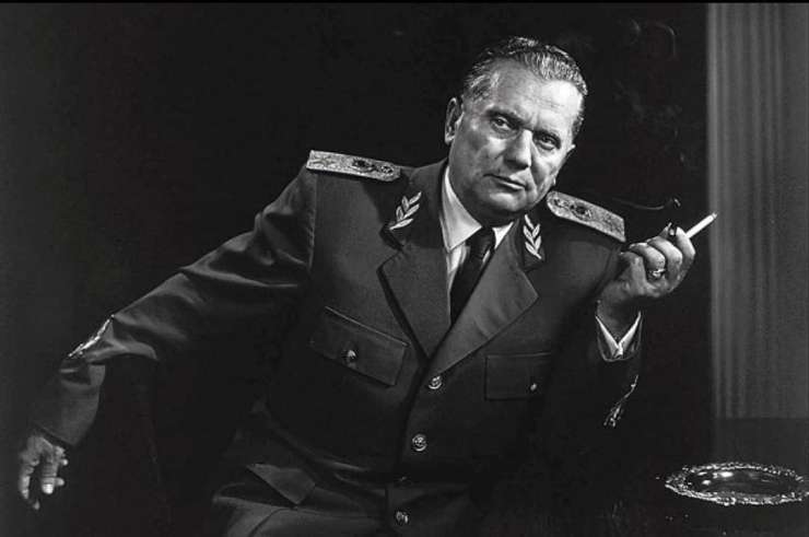 DOSJE Vse Titove skrivnosti (6): Kdo je stal za bizarno govorico, da je bil Tito lezbična ženska