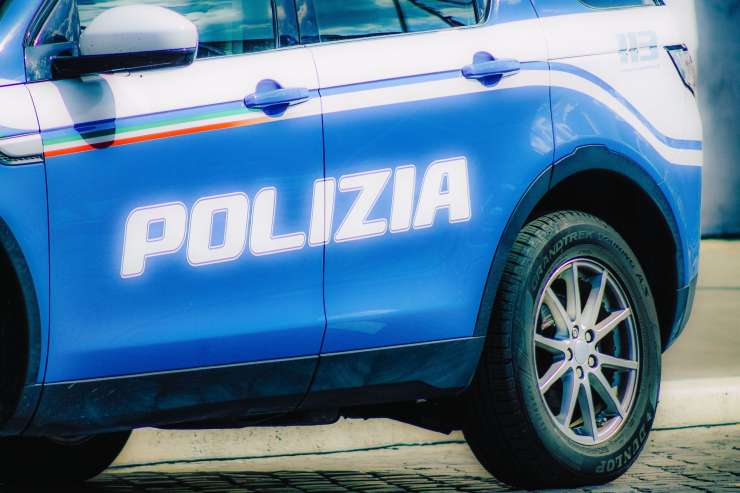 Italijanska policija pomagala pri dostavi psička babici
