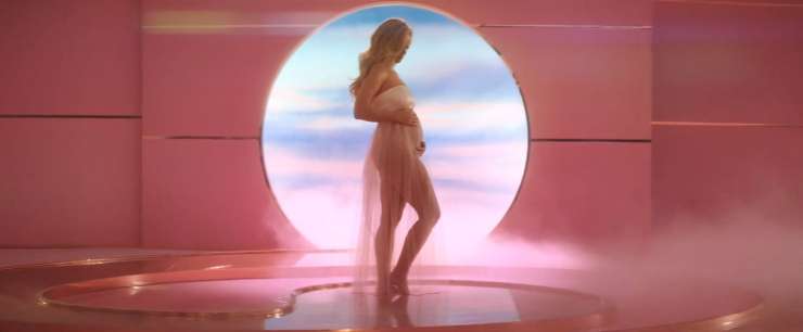 Popzvezdnica Katy Perry pričakuje prvega otroka (VIDEO)
