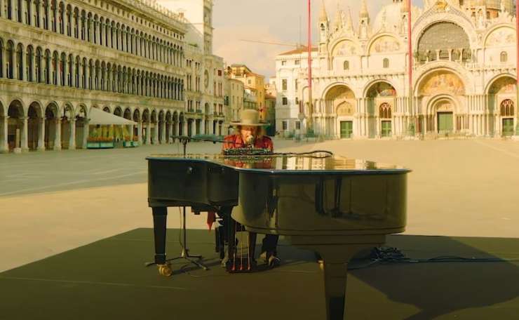 Prazni beneški trg sv. Marka je kulisa za Zucchera (VIDEO)