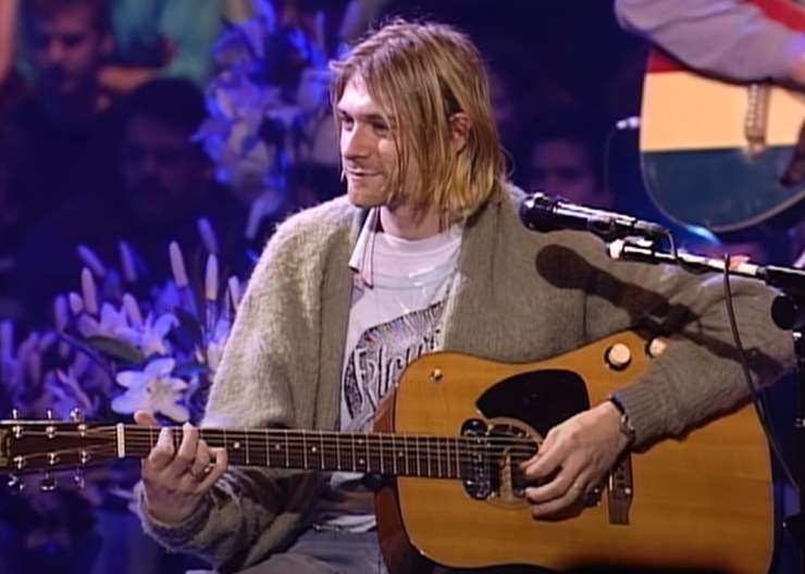 Kitara, ki jo je Kurt Cobain igral v MTV Unplugged, je na dražbi za milijon dolarjev