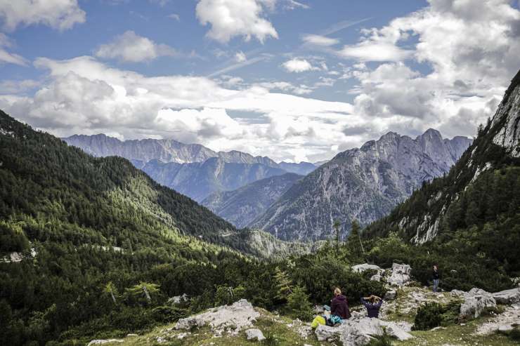Obnovljena Naj planinska pot 2020: na Triglav z Luknje čez Plemenice (FOTO)