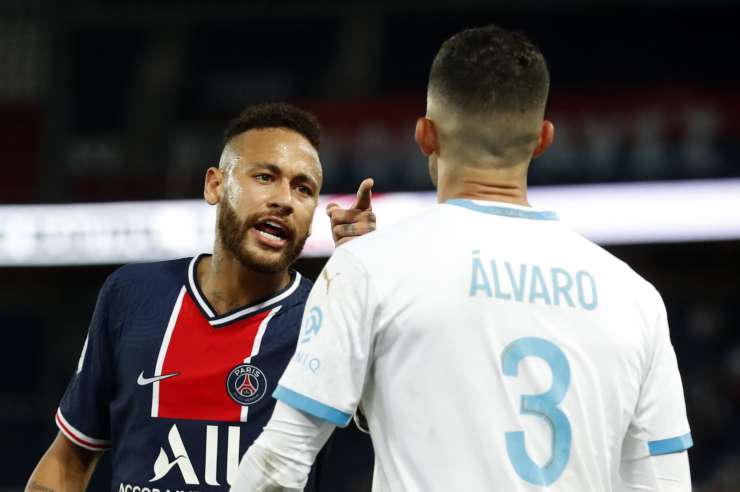 Neymarju kazen za napad na Alvara, a liga preiskuje, ali je bil res tarča rasističnega zmerjanja