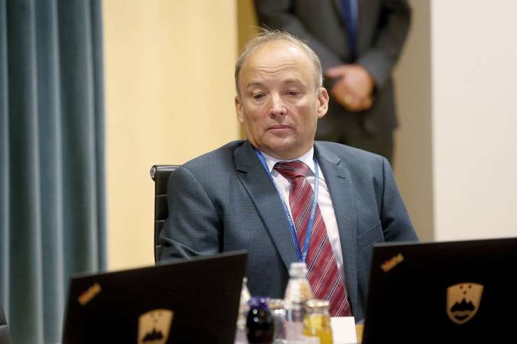 Leva vlada ni tako idealna, kot nam jo želijo naslikati, verjetno ima še več slabosti kot Janševa