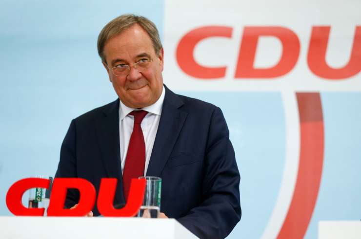 Kanclerski kandidat CDU/CSU Laschet je z očitki o finančnih škandalih napadel favorita Scholza