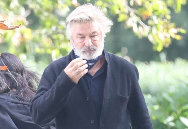 Oglasil se je Alec Baldwin: Ni besed, s katerimi bi lahko opisal šok in žalost
