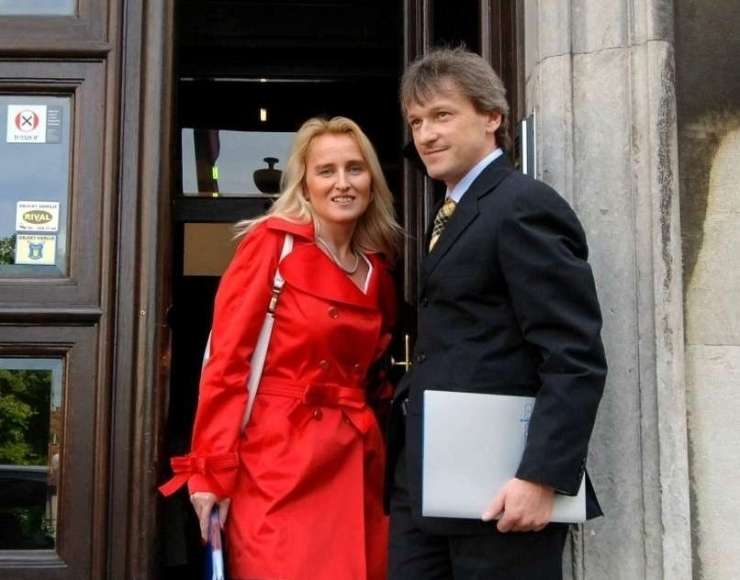 Ko je bivša Dimnikova žena izvedela, da bomo pisali o njeni razkošni novi vili, je omenila celo tožbo