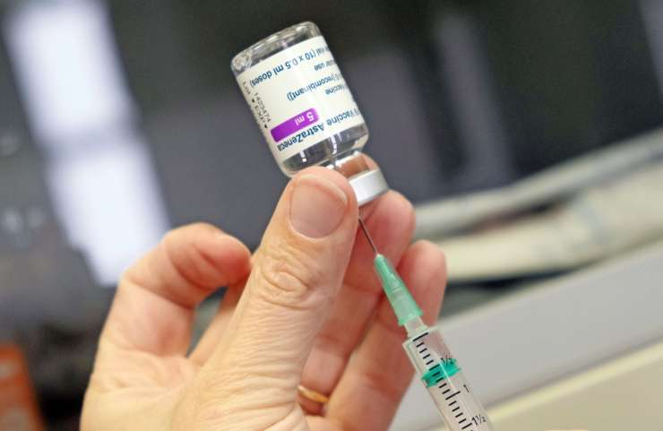 AstraZeneca umika cepivo proti covidu-19: na trgu je presežek cepiv