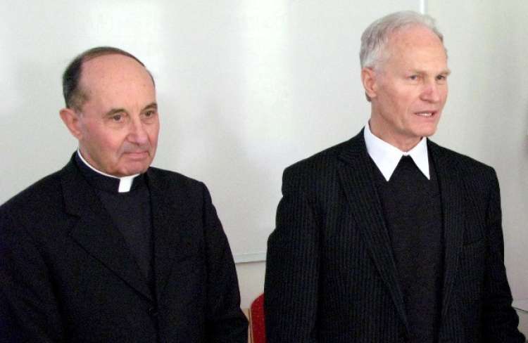Na zatožni klopi sta se znašla tako upokojeni mariborski nadškof Franc Kramberger kot nekdanji ekonom nadškofije Mirko Krašovec. Oba sta bila oproščena.