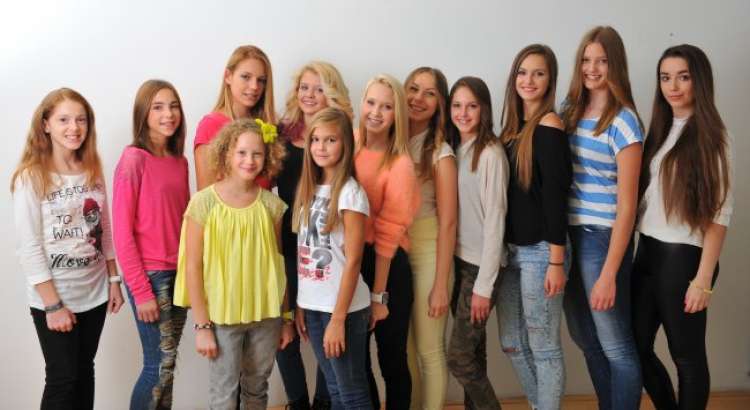 Lanskoletne finalistke.