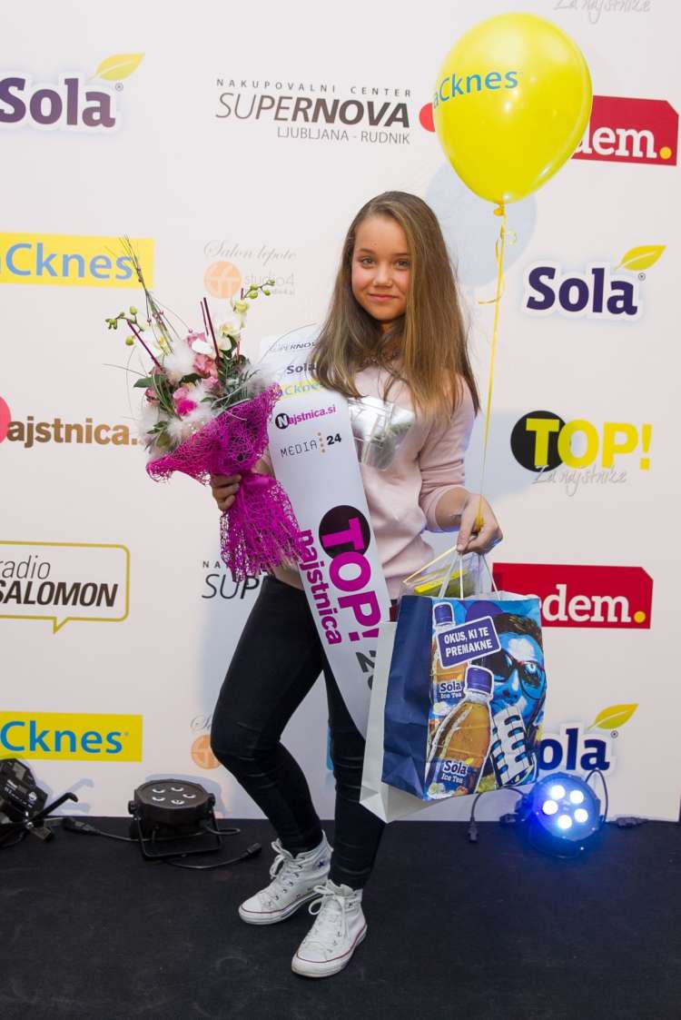 Top najstnica 2015 Laura Sarafinov.jpg