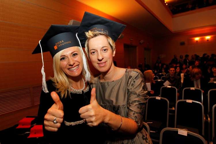 Foto diplomantki Dobe