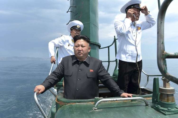 kim dzong un kim jong un severna koreja podmornica.jpg