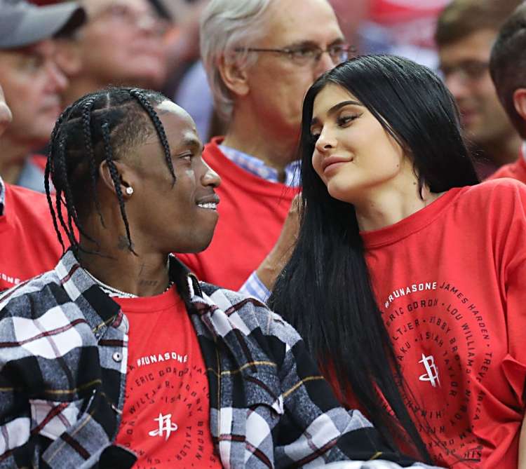 Kylie Jenner in Travis Scott.