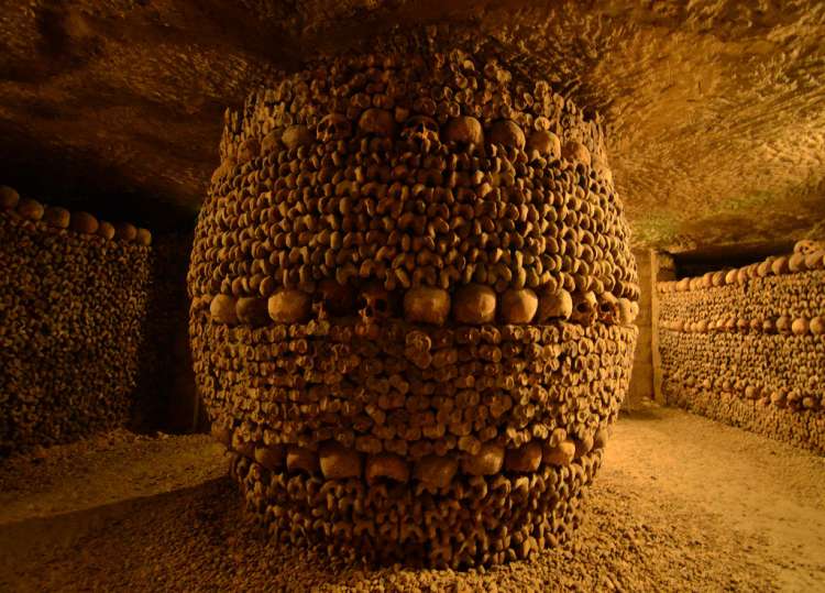 catacombs paris.jpg