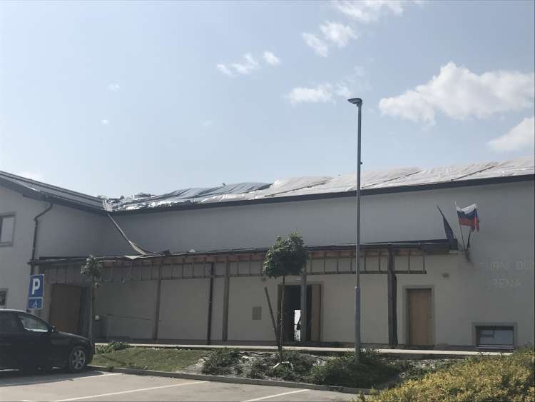 dvorana, Korena, odkrita streha, zaščitna folija
