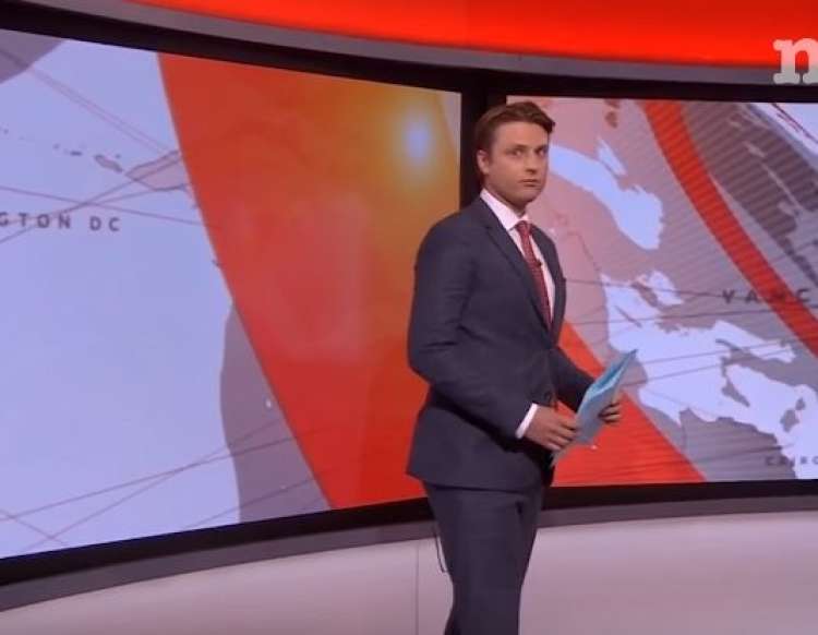 Tom Donkin je televizijski voditelj na BBC-ju.