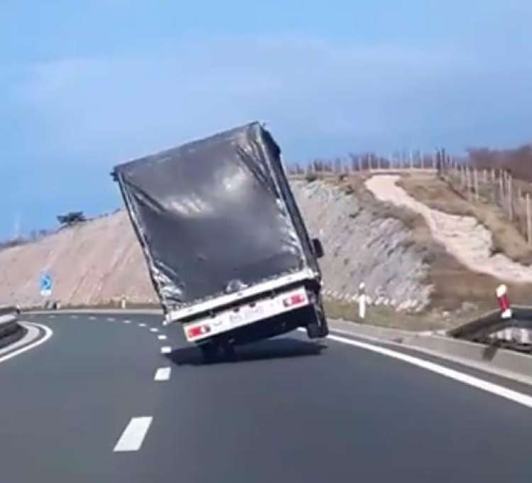 tovornjak, burja, reška obvoznica