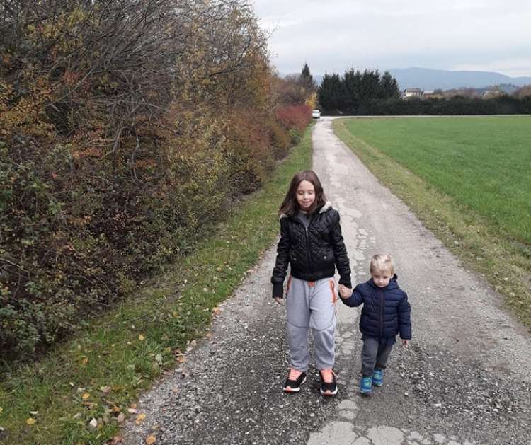 Lana Beranič, bratec, sprehod