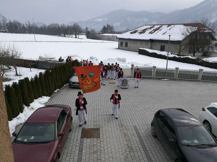 pustna povorka