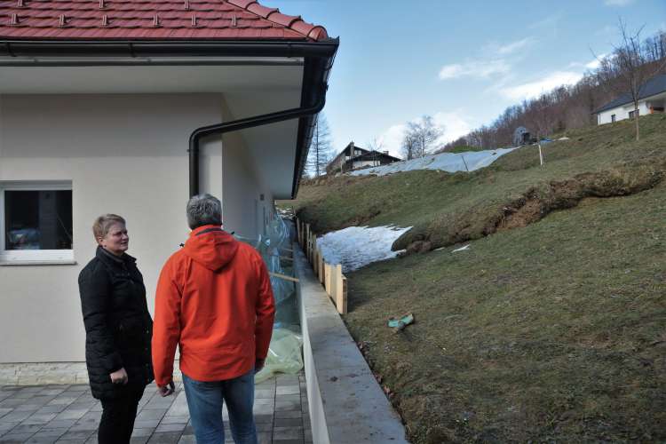 Lisično, zemeljski plaz