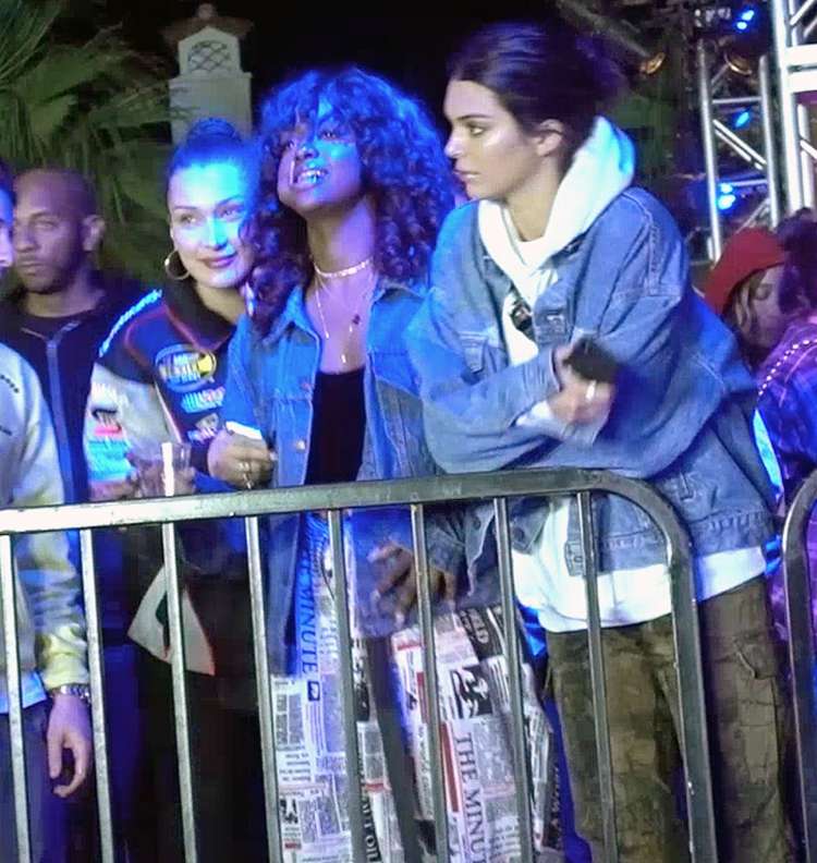 kylie jenner, kendall jenner , festival (1).jpg