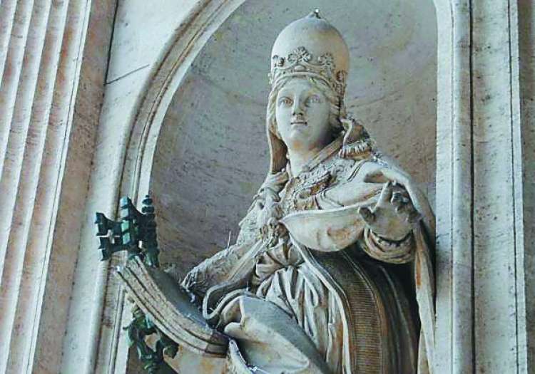 nune3 Joanna-with-a-papal-crown.jpg