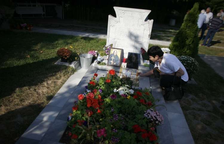Baba Vanga grob.jpeg