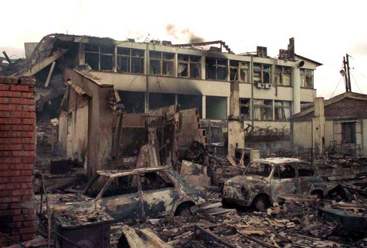 rdeči križ priština, bombardiranje, vojna, nato
