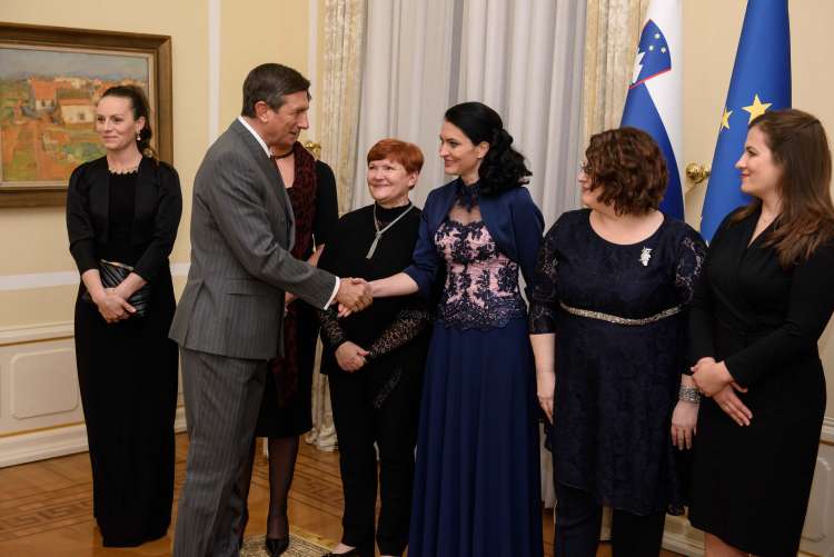 Predsednik republike Borut Pahor je sprejel kandidatke za Žensko leta.JPG