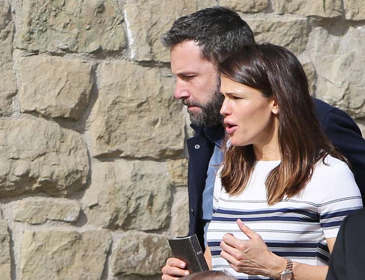 jennifer garner in ben affleck.jpg