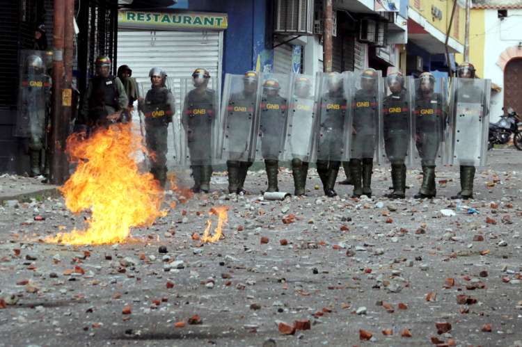 Od leta 2014 se v Venezueli vrstijo protesti, ki se jih je na vrhuncu udeležilo več milijonov ljudi.