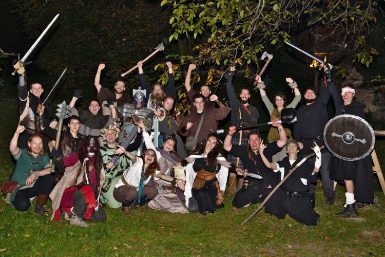 Skupinska fotografija z jesenskega LARP-a 2018.jpg