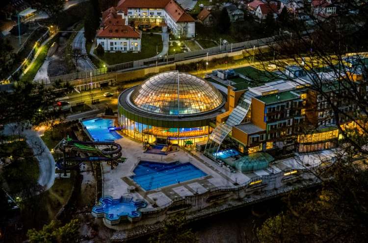 Hotel TPL_panorama kupola (Medium).jpg