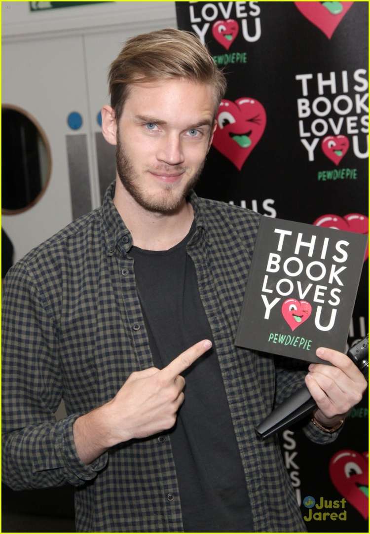 pewdiepie-book-promo-signing-london-02.jpg