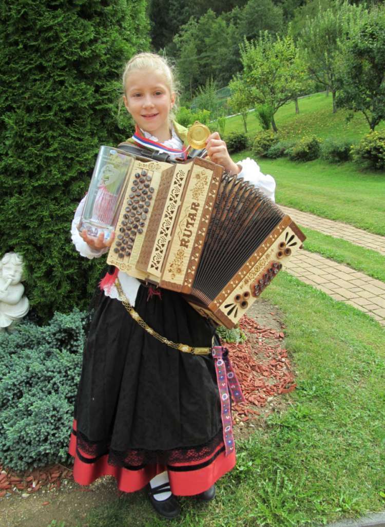 Veliki Trn pri Kršem je 22 let gostil harmonikarje pevce.