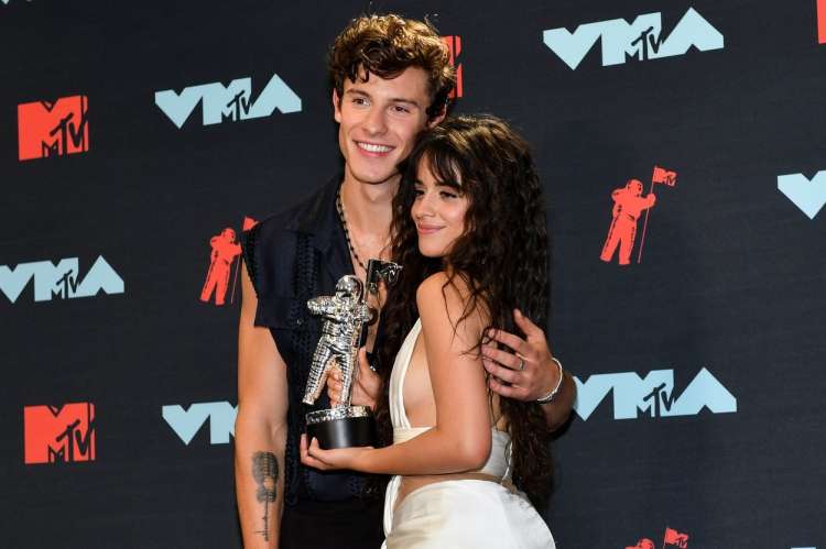 Shawn Mendes, Camila Cabello.jpg